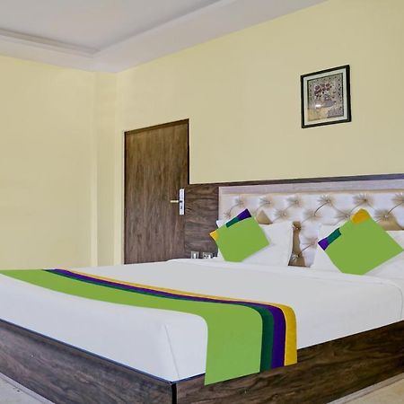 Treebo Trend Gupta Inn Varanasi Exterior foto
