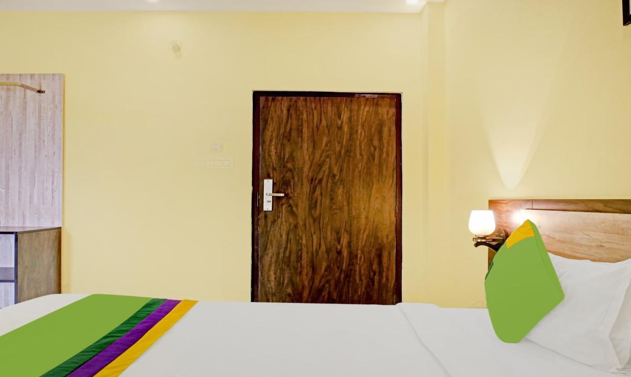 Treebo Trend Gupta Inn Varanasi Exterior foto