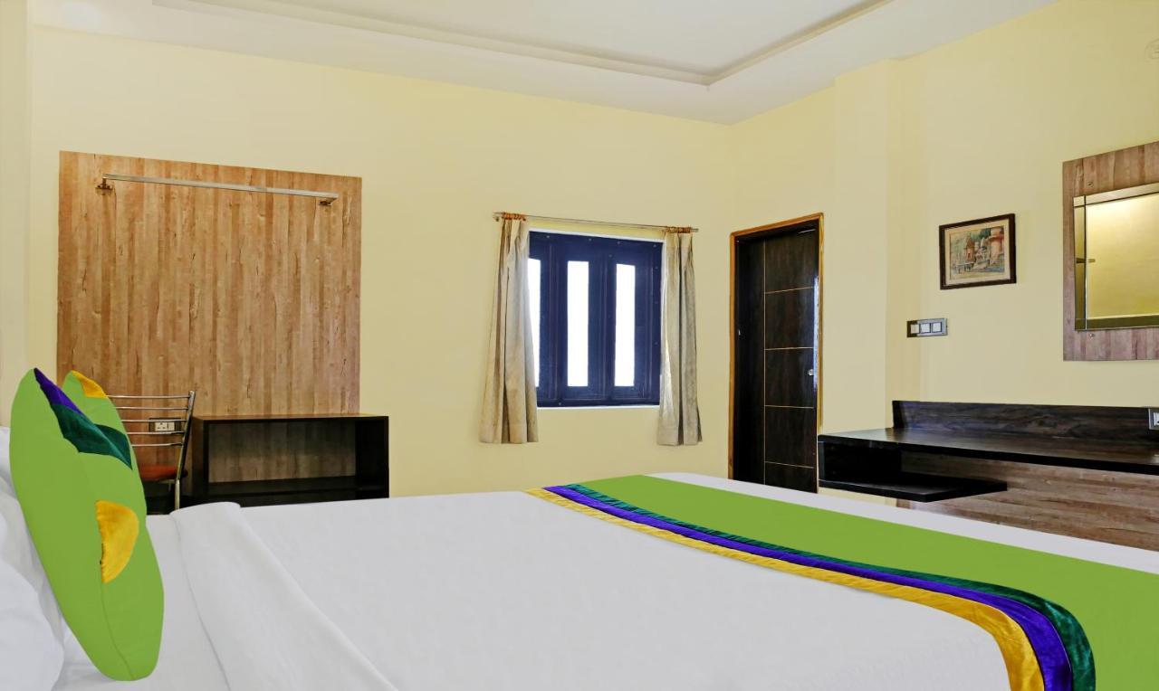 Treebo Trend Gupta Inn Varanasi Exterior foto