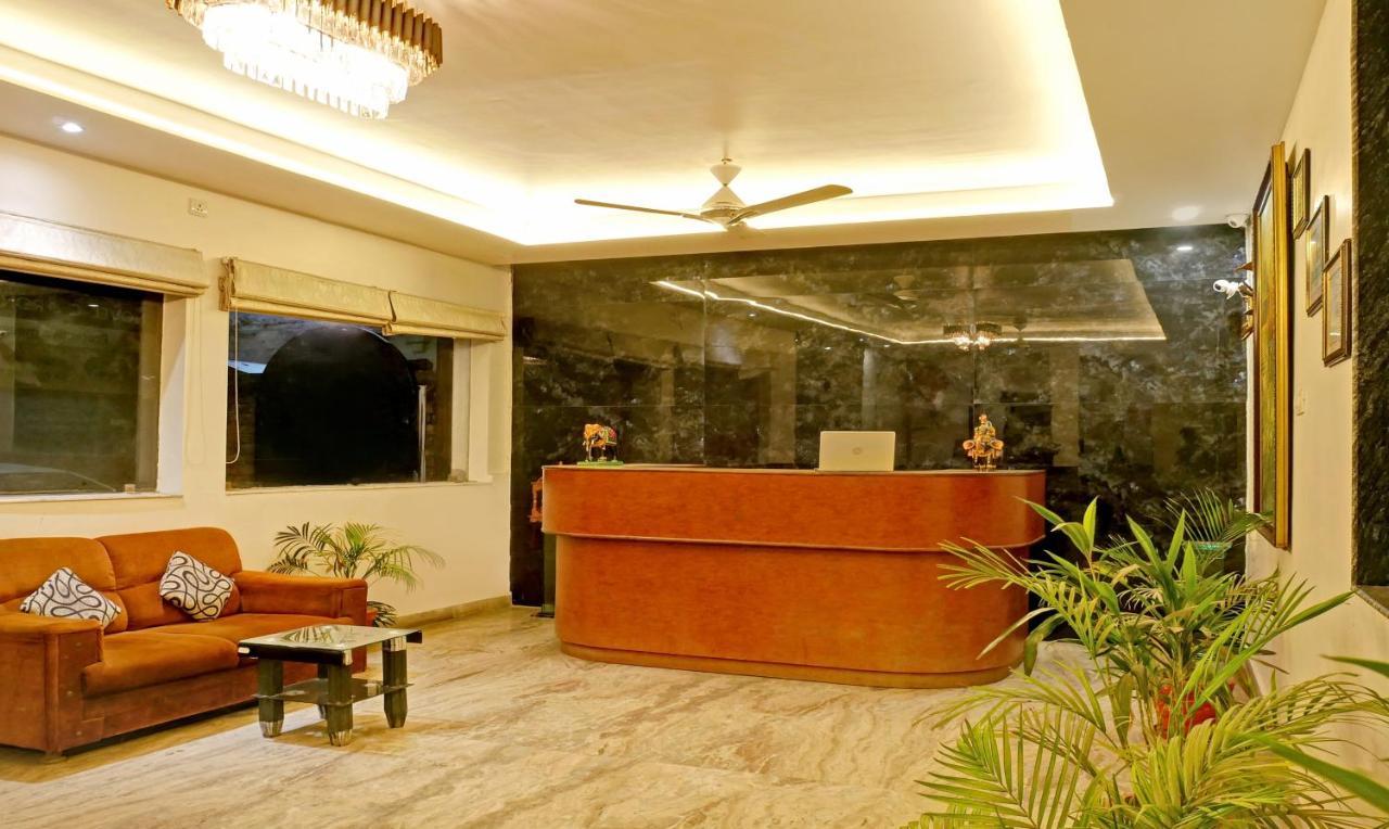 Treebo Trend Gupta Inn Varanasi Exterior foto