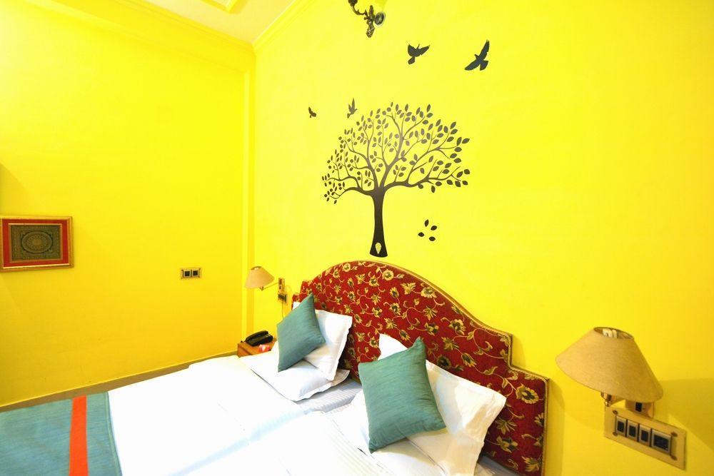Treebo Trend Gupta Inn Varanasi Exterior foto