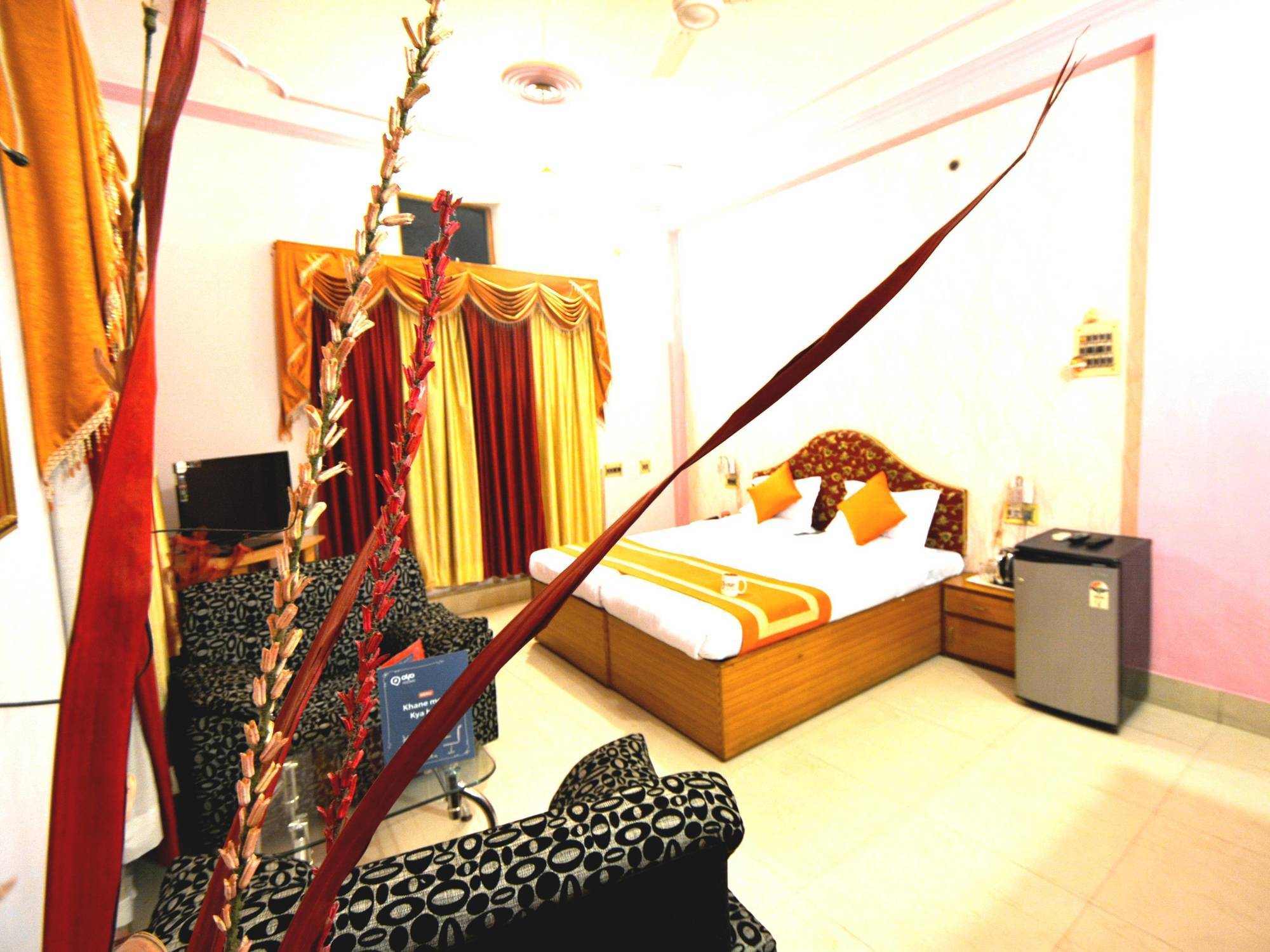 Treebo Trend Gupta Inn Varanasi Exterior foto