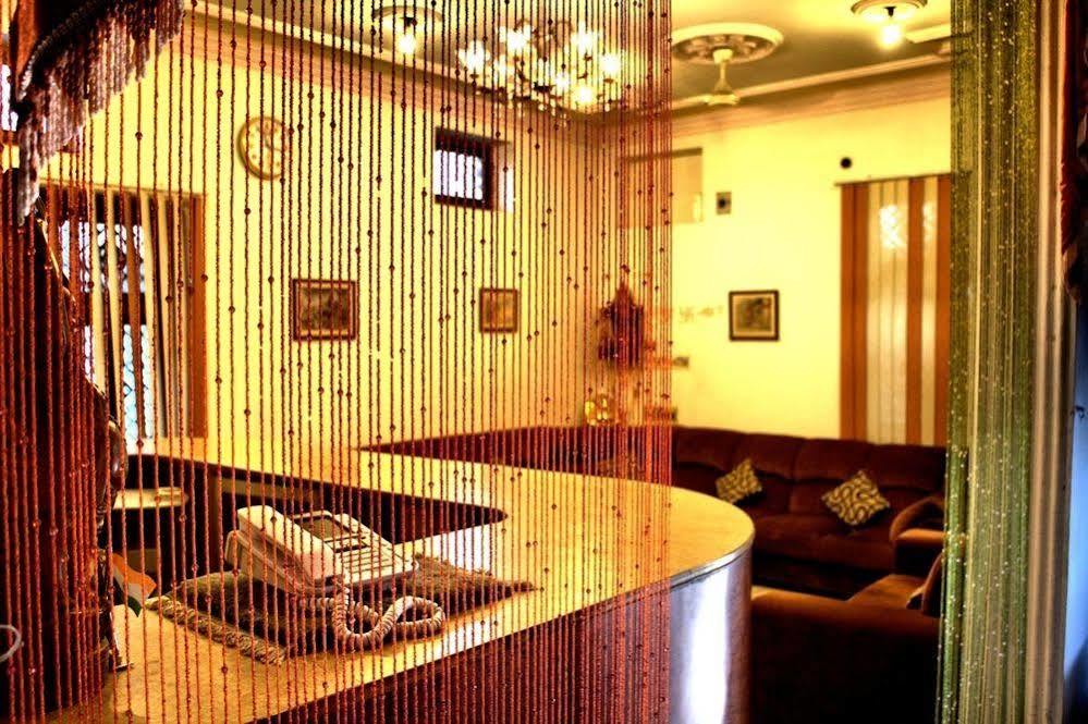 Treebo Trend Gupta Inn Varanasi Exterior foto
