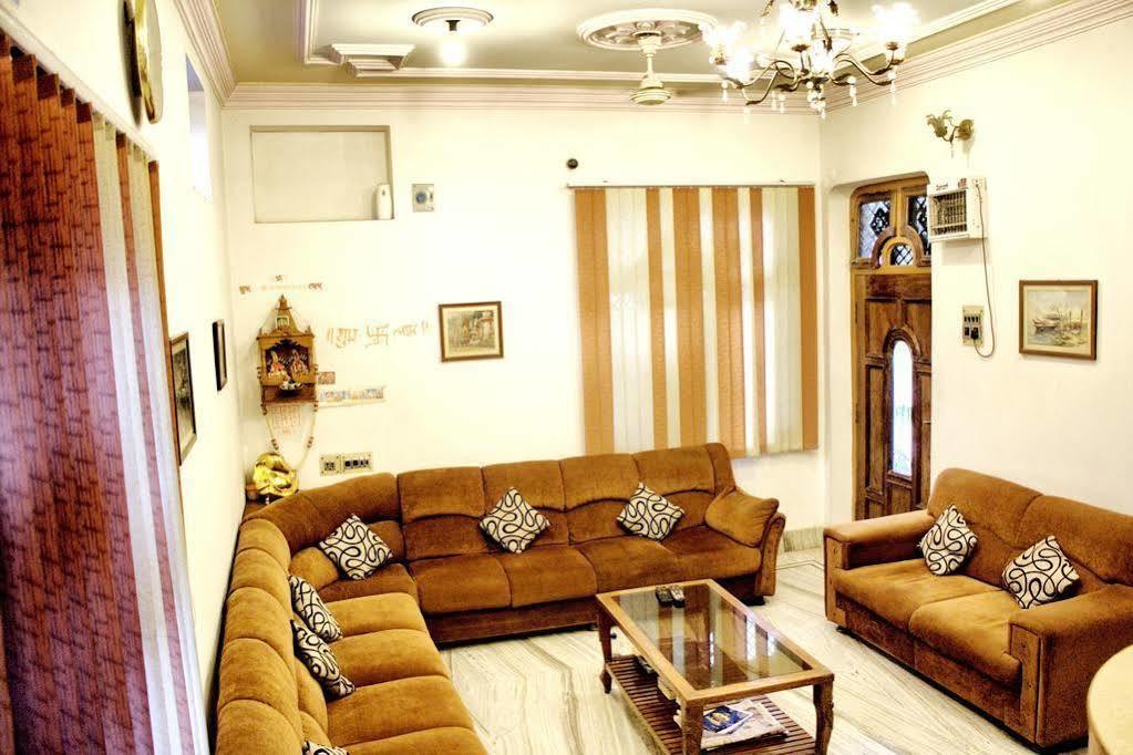 Treebo Trend Gupta Inn Varanasi Exterior foto